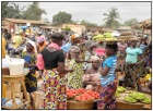 March entre Cotonou et Abomey, en bordure de route